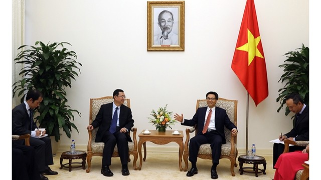 越南政府副总理武徳儋会见中国文化部长。（图片来源：VGP）