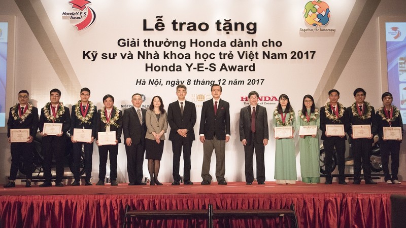 越南10名优秀年轻工程师和科学家获得2017年本田奖项。
