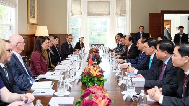 阮春福总理与新西兰总理杰辛达•阿德恩举行会谈。