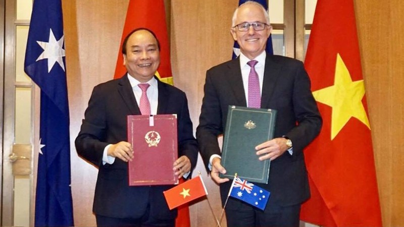 两位总理签署《关于建立越南和澳大利亚政府战略伙伴关系的联合声明》。