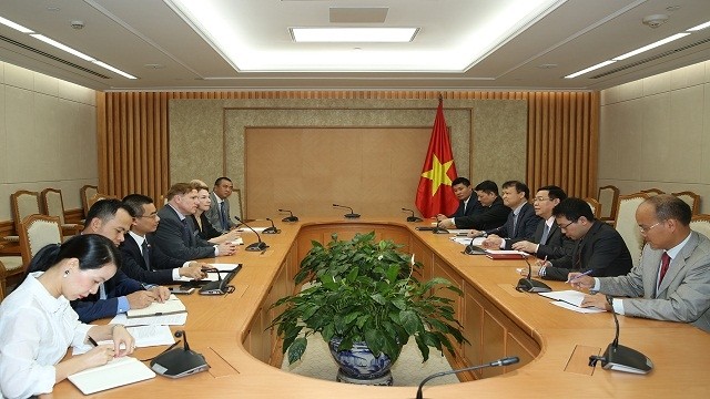王廷惠副总理会见美国商会主席迈克尔·凯利。