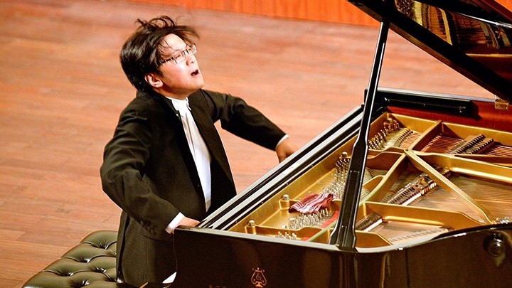 钢琴演奏家刘红光。