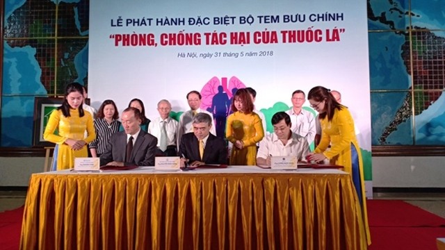 越南“预防烟草危害”邮票集首发仪式在河内举行