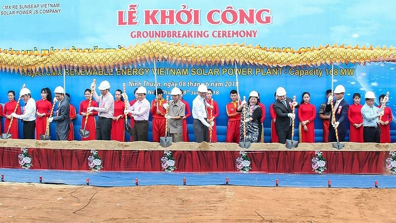 越南太阳能发电厂开工仪式。
