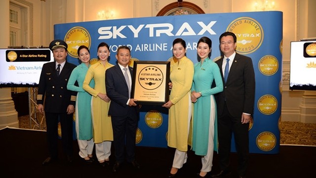 越南航空总公司荣获四星级航空公司认证证书。