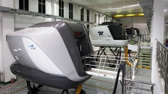 越南首个飞机模拟驾驶训练系统。