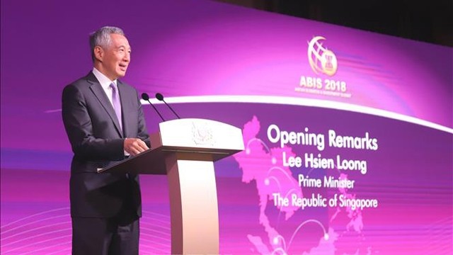 新加坡总理李显龙在会上致开幕词。