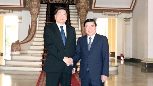 越南胡志明市人民委员会主席阮诚峰会见中国湖南省省委书记杜家毫。