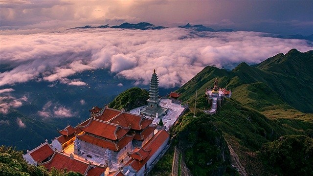 黄连山山脉。