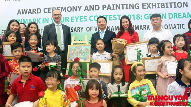 2018年“我眼里的丹麦“儿童绘画比赛颁奖仪式。