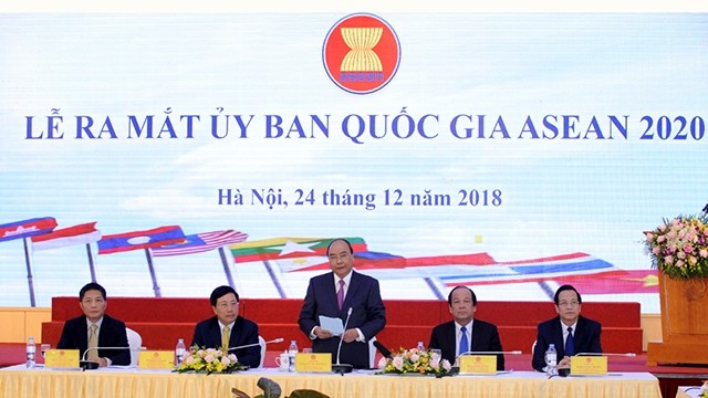 越南政府总理阮春福在2020年东盟国家委员会揭牌仪式上发表讲话。（图片来源：陈海 摄）