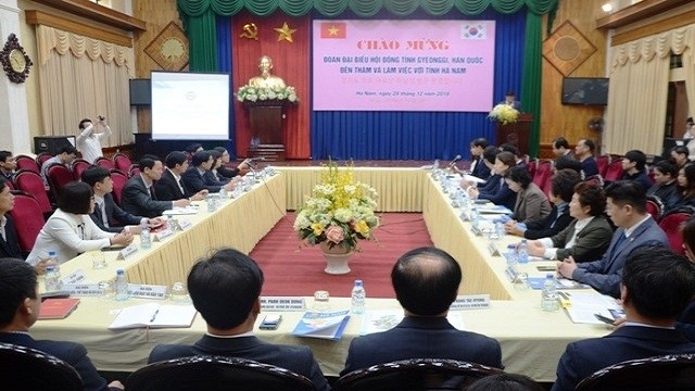韩国京畿道议会代表团与河南省领导人举行工作会议。