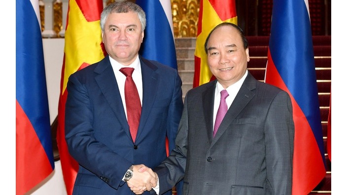 越南政府总理阮春福12月24日在河内会见俄罗斯国家杜马主席维亚切斯拉夫·沃洛金。