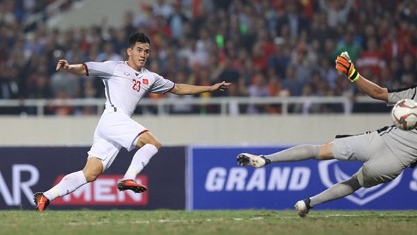 越南队-朝鲜队热身赛：进灵为越南队首开纪录。