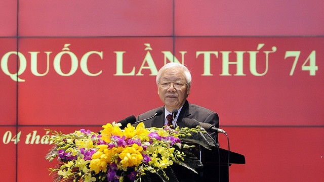 越共中央总书记、国家主席阮富仲在会上讲话。（维灵 摄）