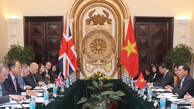  越英外交副部长级政治磋商会1月2日在河内举行。