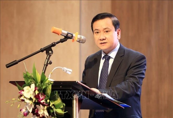 越南海防市人民委员会副主席阮文成在活动上发表讲话。