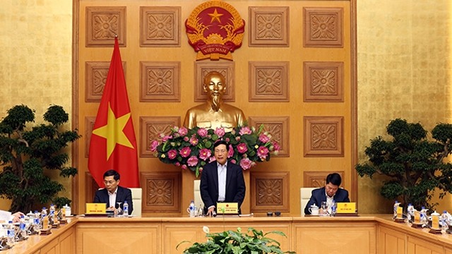 范平明副总理在会上讲话。