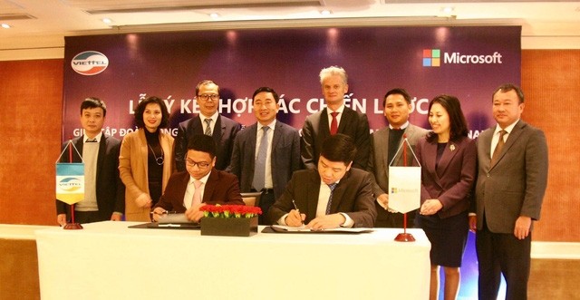 越南军队工业-电信集团与微软战略合作协议签字仪式。