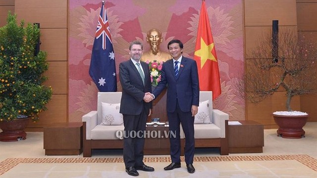 国会秘书长阮幸福拜会澳大利亚参议院议长斯科特•瑞安。