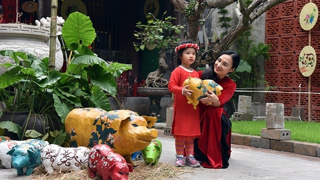 题为“传统春意浓浓”的2019己亥年春节喜迎活动以“猪”——2019己亥年生肖为主题。（登英 - 东黄 摄））