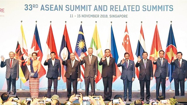 出席第33届东盟峰会及系列会议的各位代表。