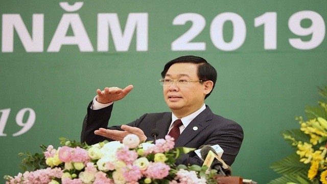 王廷惠副总理在会上发表讲话。