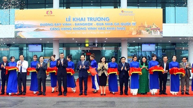 荣市至曼谷直达航线开通仪式暨荣市机场国际航站楼落成典礼。