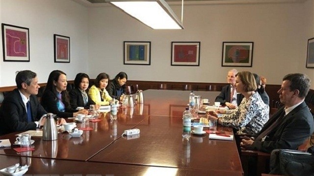 越南妇女联合会代表团与德国外交部举行工作会谈。