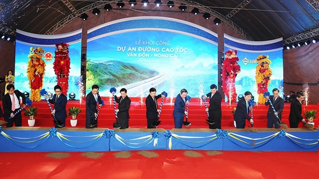 云屯-芒街高速公路开工奠基仪式。