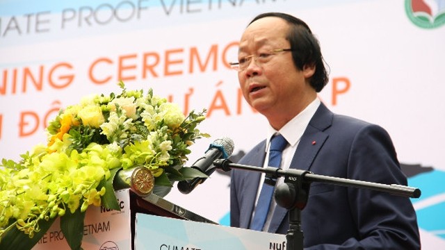 越南自然能资源与环境部副部长武俊仁在启动仪式上发表讲话。（图片来源：自然资源与环境报）