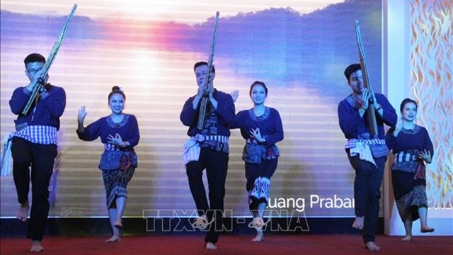 老挝传统舞蹈表演。（图片来源：越通社）