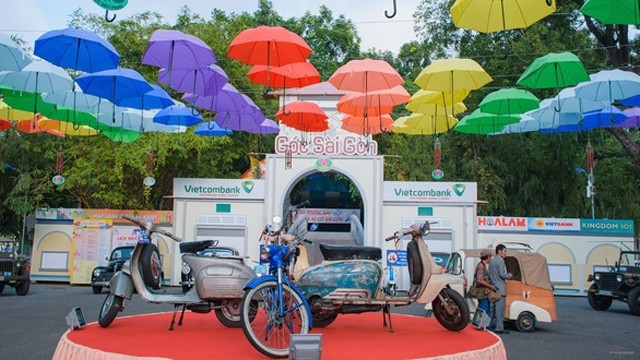 第二次古董车节在胡志明市莲潭文化公园举行。