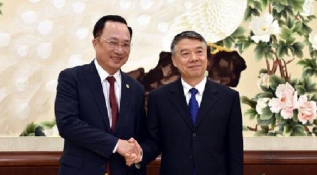 越南公安部副部长阮文成同中国公安部副部长刘钊在北京举行会谈。