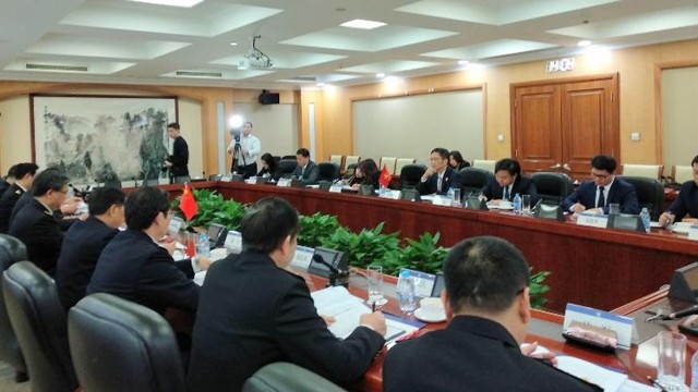 陈俊英部长会见中国海关总署署长倪岳峰。