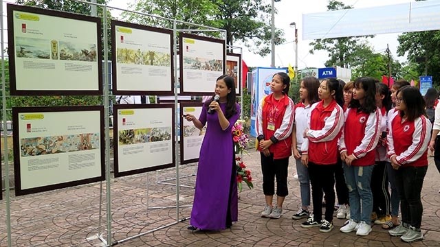 “黄沙、长沙两个群岛归属越南—历史证据和法律依据”展览会在太原省举行。（图片来源：太原省门户网站）