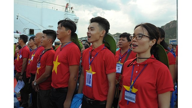 2019年“青年致力于家乡海洋岛屿”活动出征仪式在庆和省举行。（图片来源：胡志明共青团门户网站） 
