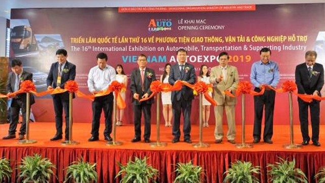 2019年第16届越南国际汽摩工业展开幕剪彩仪式。（图片来源：越通社）