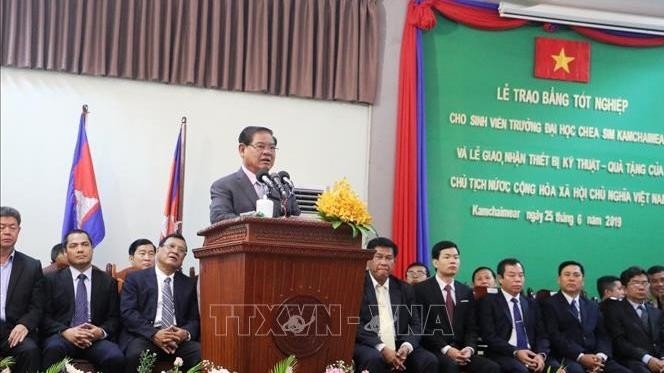 柬埔寨副首相兼内政大臣萨肯发表讲话。（图片来源：越通社）