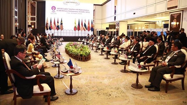 东盟领导人会见东盟商务咨询委员会代表。（图片来源：越通社）