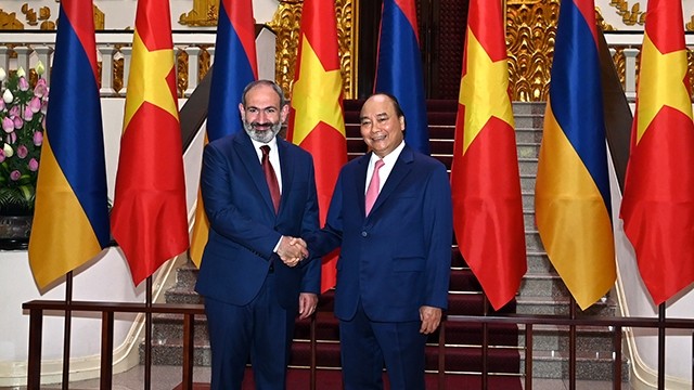 越南政府总理阮春福与亚美尼亚总理尼科尔•帕什尼扬。（图片来源：维灵 摄）