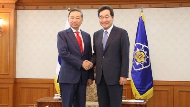 苏林部长礼节性拜会韩国总理李洛渊。