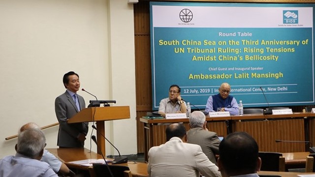 越南驻印度大使范生珠在研讨会上发言。