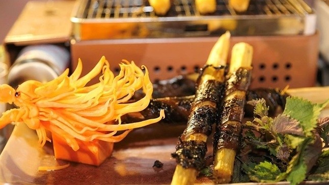附图：义安省鳝鱼菜肴之一。