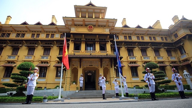 越南外交部隆重举行东盟旗升旗仪式。（图片来源：唯灵 摄）