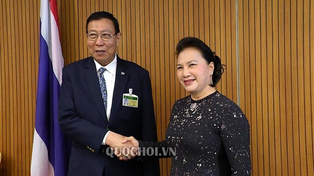 越南国会主席阮氏金银与泰国国会下议院议长川•立派。