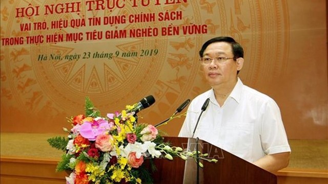 政府副总理王廷惠发表讲话。