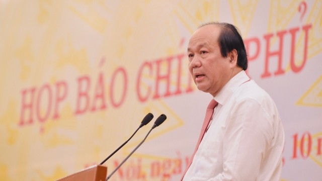 越南政府办公厅主任梅进勇部长在会上发言。
