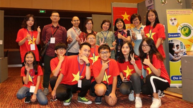 参赛的越南代表队合影。
