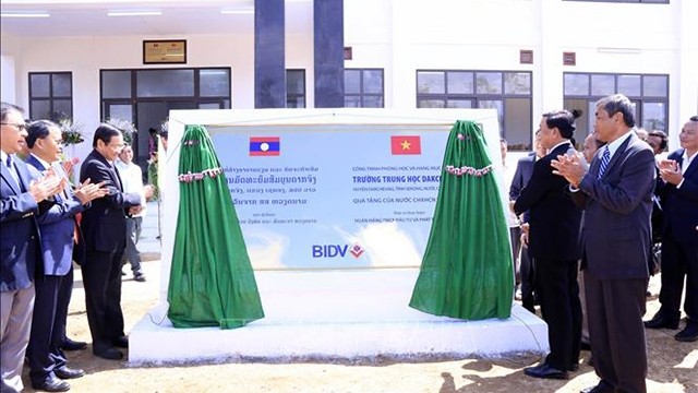 老挝色空省多征高中学校正式落成。